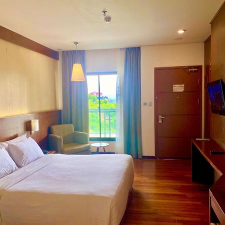 Oak Tree Emerald Hotel & Coventions סמאראנג מראה חיצוני תמונה