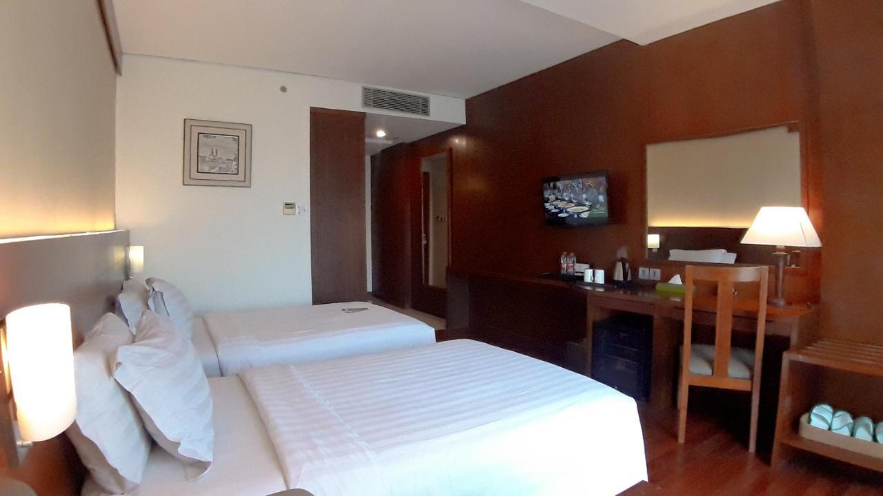 Oak Tree Emerald Hotel & Coventions סמאראנג מראה חיצוני תמונה