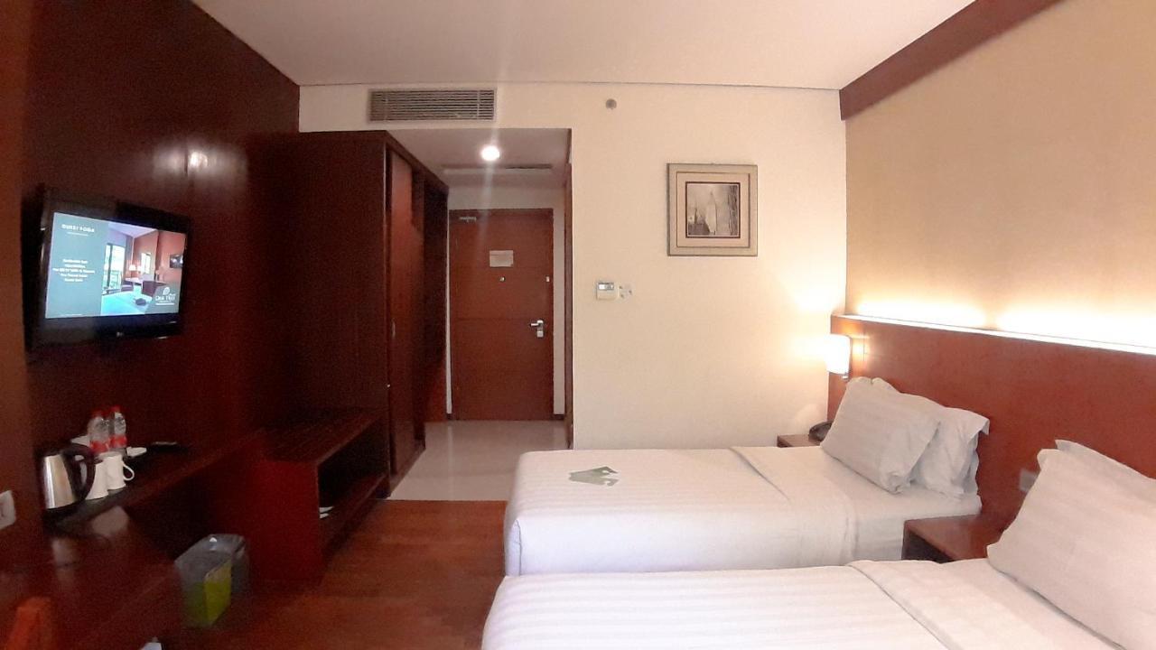 Oak Tree Emerald Hotel & Coventions סמאראנג מראה חיצוני תמונה