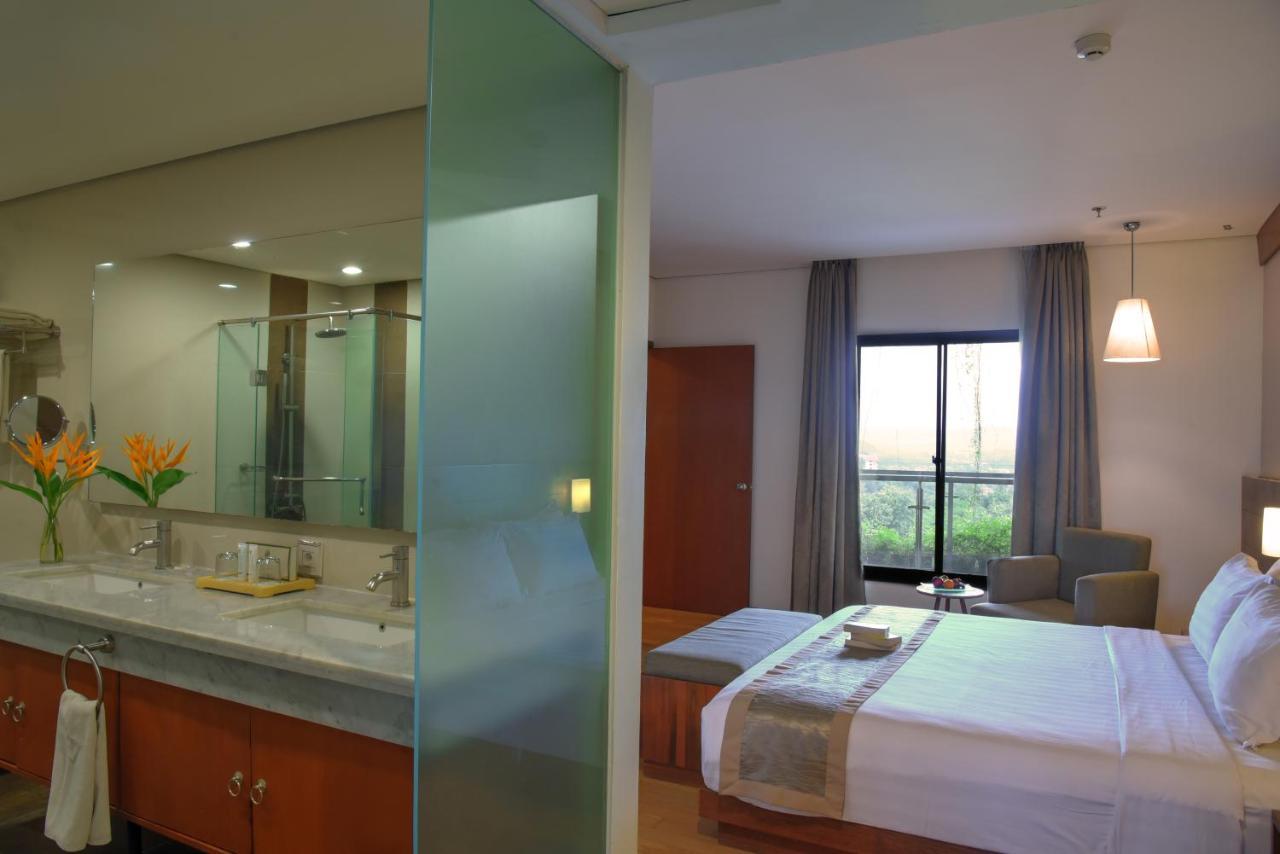Oak Tree Emerald Hotel & Coventions סמאראנג מראה חיצוני תמונה