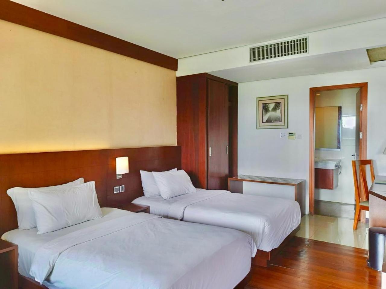 Oak Tree Emerald Hotel & Coventions סמאראנג מראה חיצוני תמונה