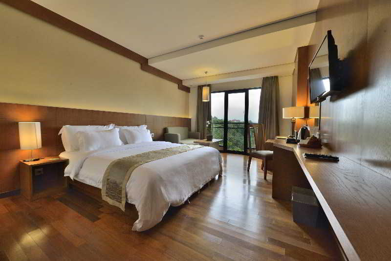 Oak Tree Emerald Hotel & Coventions סמאראנג מראה חיצוני תמונה
