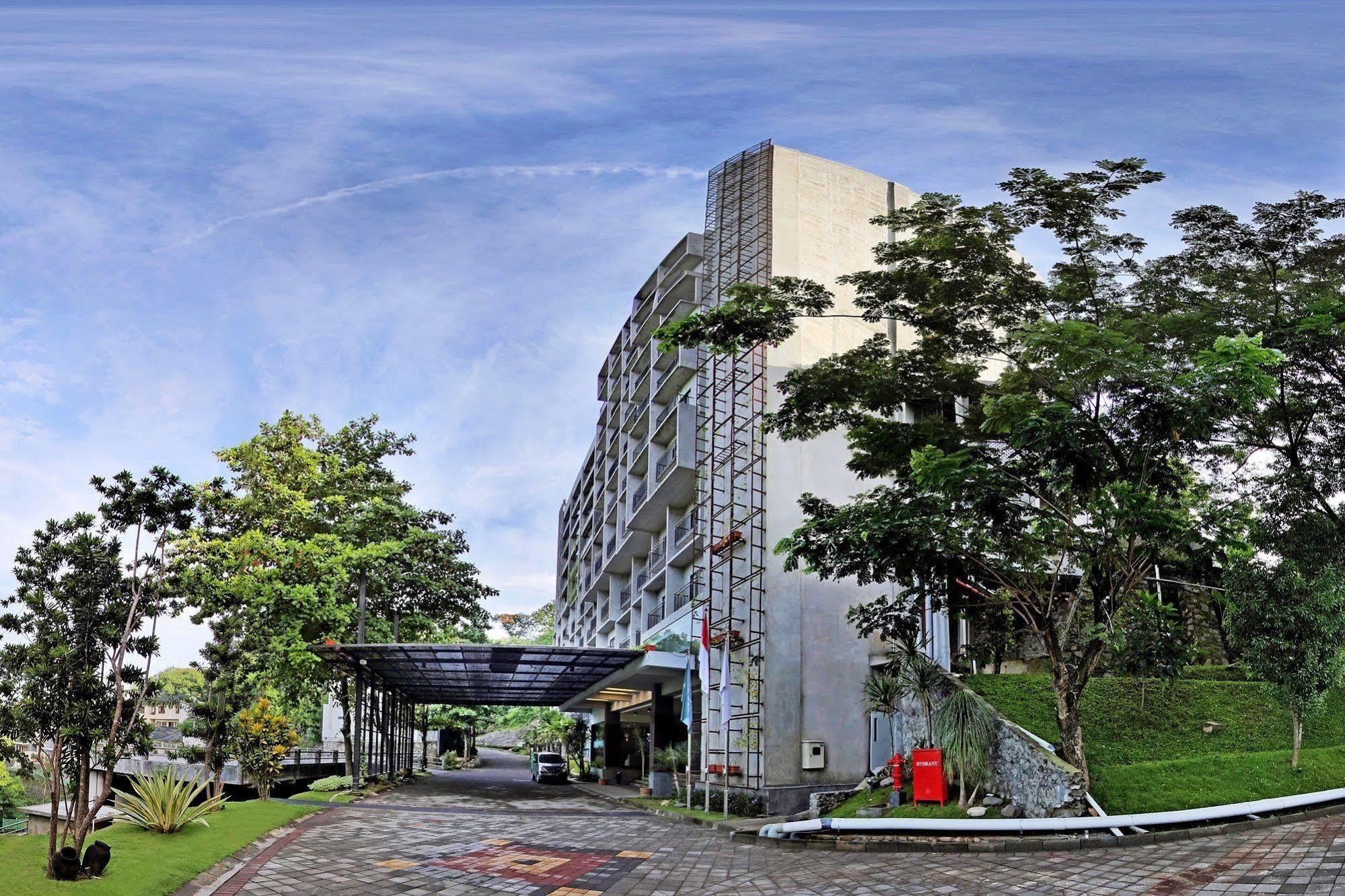 Oak Tree Emerald Hotel & Coventions סמאראנג מראה חיצוני תמונה