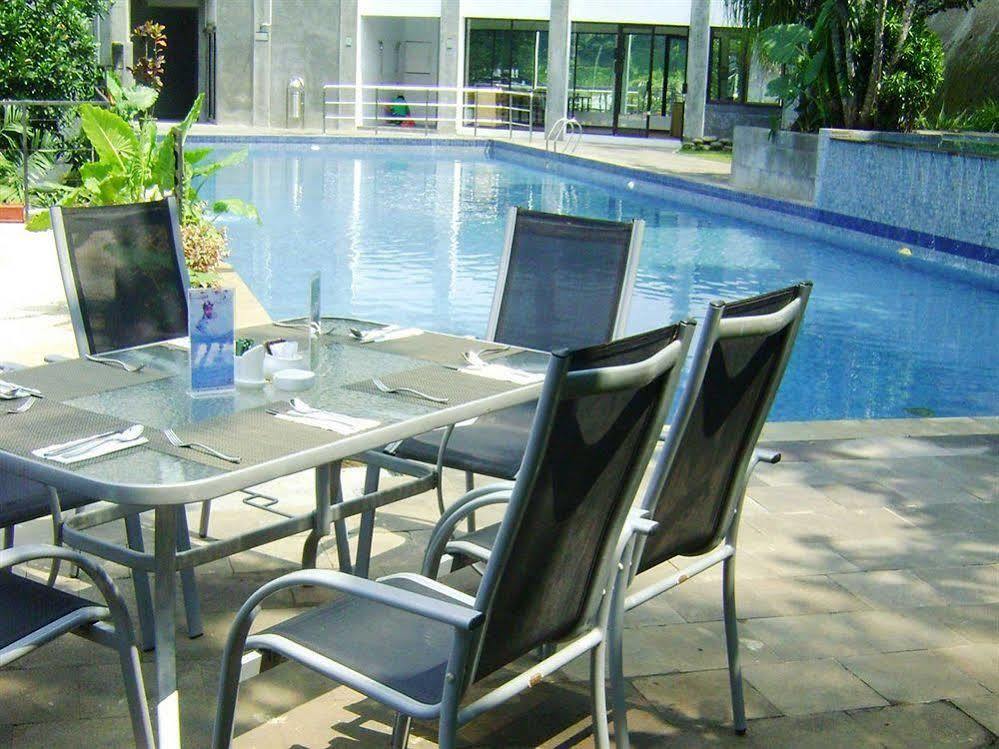Oak Tree Emerald Hotel & Coventions סמאראנג מראה חיצוני תמונה