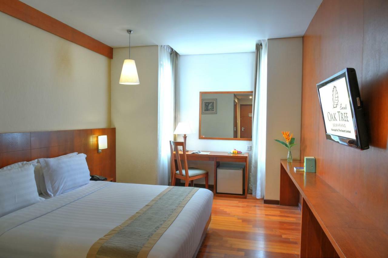 Oak Tree Emerald Hotel & Coventions סמאראנג מראה חיצוני תמונה