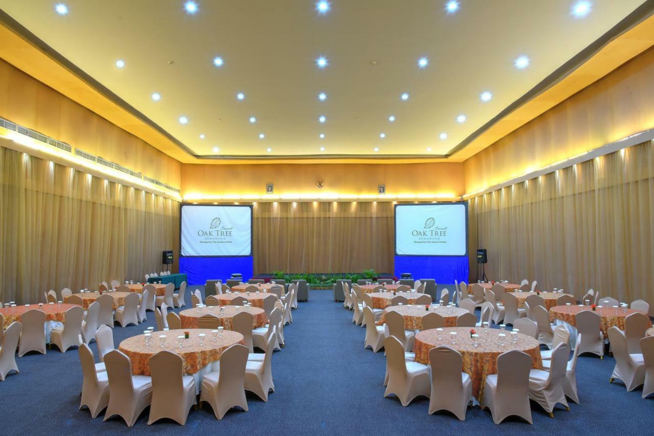 Oak Tree Emerald Hotel & Coventions סמאראנג מראה חיצוני תמונה