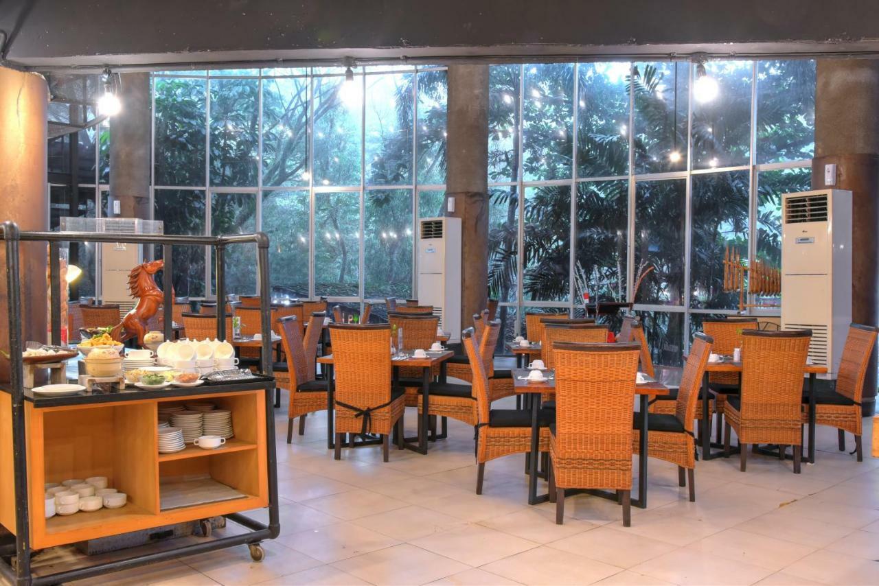 Oak Tree Emerald Hotel & Coventions סמאראנג מראה חיצוני תמונה
